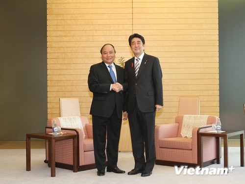 PM Shinzo Abe: Vietnam plays important role in Japan’s external policies - ảnh 1